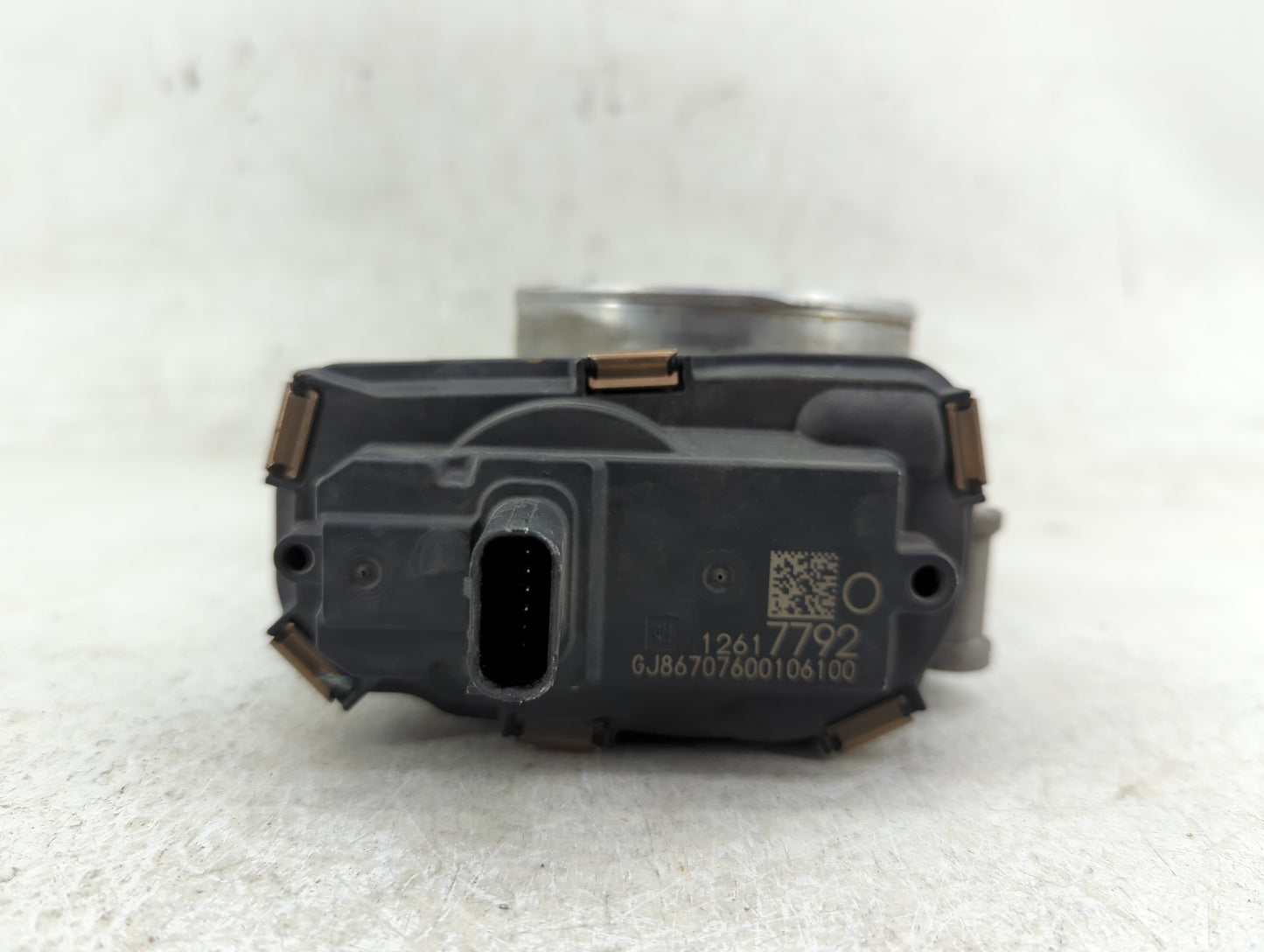 2015-2022 Chevrolet Tahoe Throttle Body P/N:12617792 Fits Fits 2014 2015 2016 2017 2018 2019 2020 2021 2022 OEM Used Auto Pa