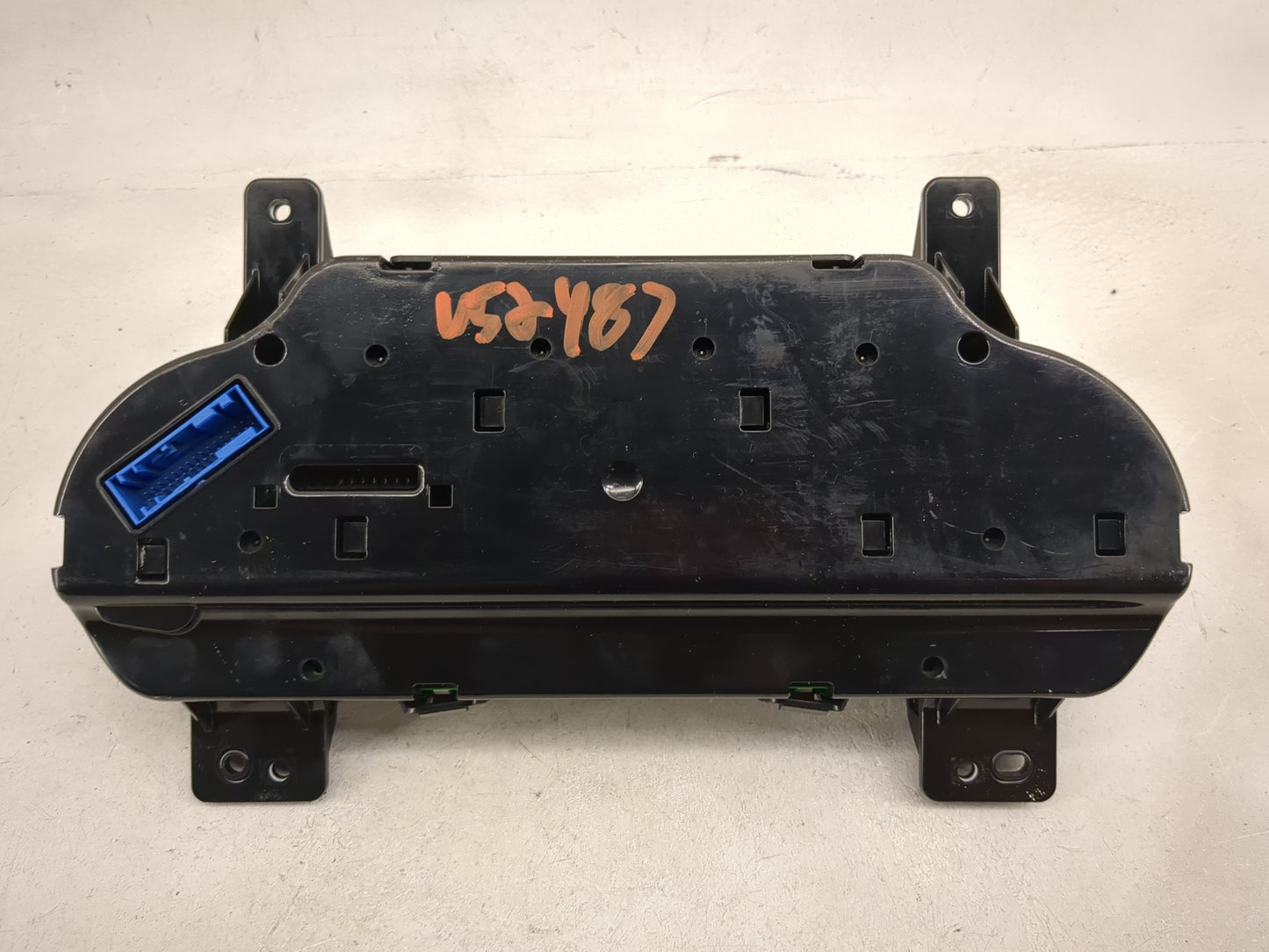 2017 Chevrolet Tahoe Instrument Cluster Speedometer Gauges P/N:84068685 28522242, 812812097, 1117017AJ4J0MSF0, AJ4J Miles: F