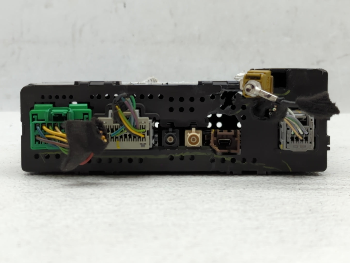 2017-2017 Chevrolet Tahoe Am Fm Cd Player Radio Receiver - Oemusedautoparts1.com