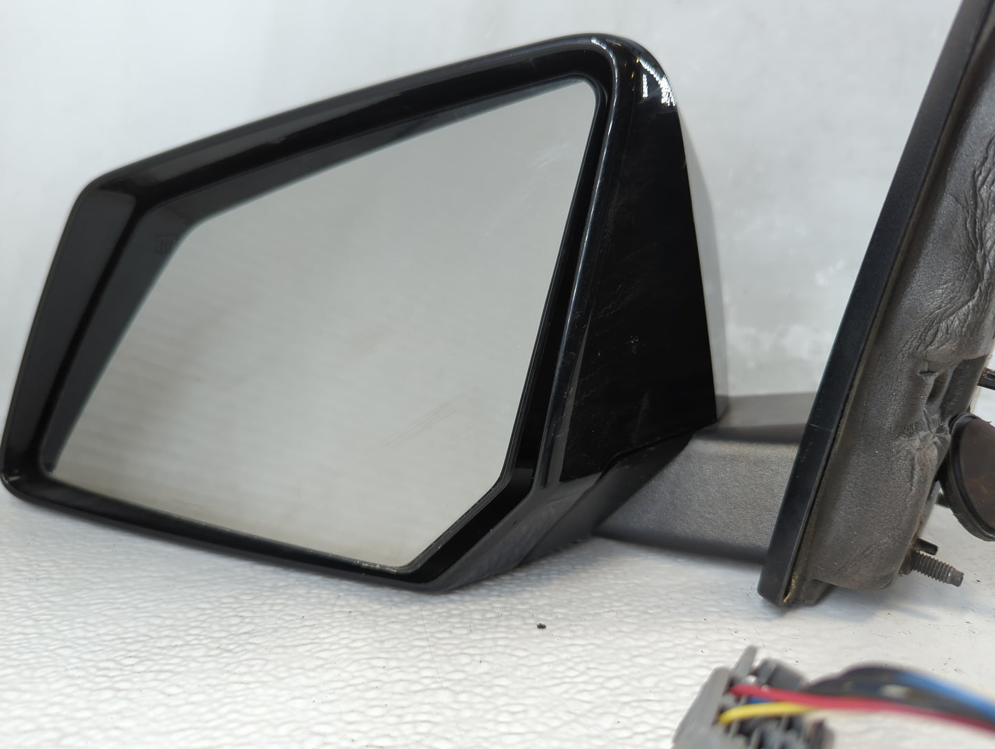2015-2017 Chevrolet Traverse Driver Side View Mirror - Left Door Mirror OEM Used - Oemusedautoparts1.com