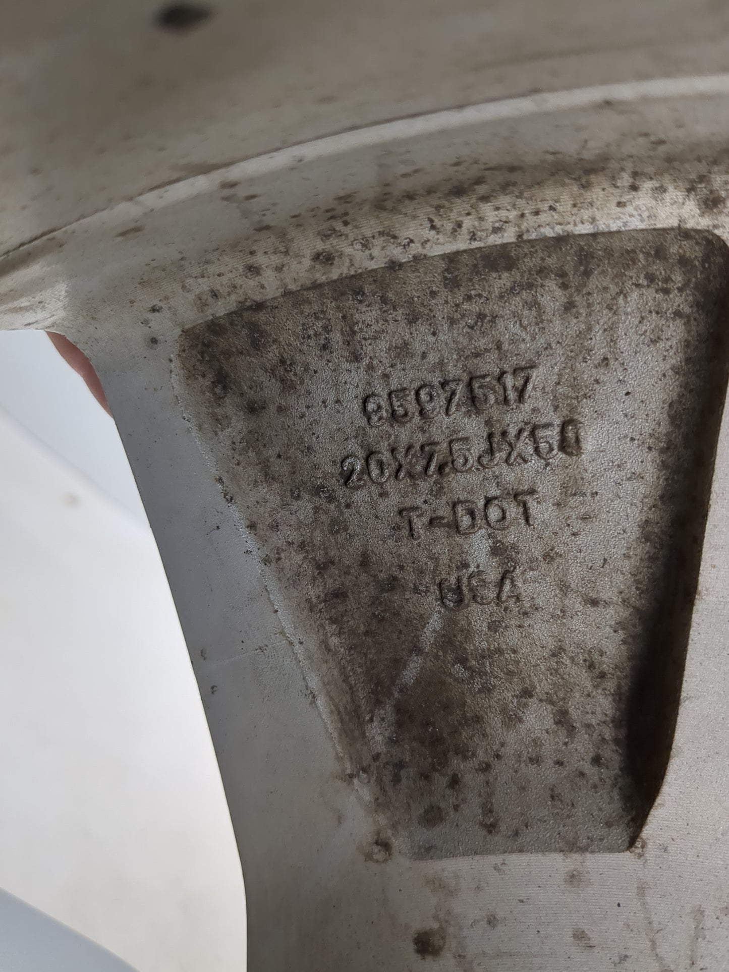 2016-2017 Chevrolet Traverse Oem Wheel Rim 1318325 - Oemusedautoparts1.com