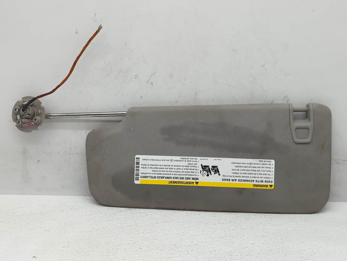 2017 Chevrolet Traverse Sun Visor Shade Replacement Passenger Right Mirror Fits OEM Used Auto Parts - Oemusedautoparts1.com