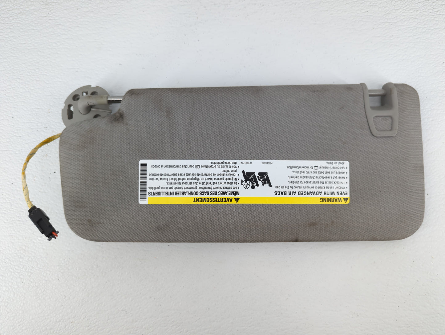 2017 Chevrolet Traverse Sun Visor Shade Replacement Passenger Right Mirror Fits OEM Used Auto Parts - Oemusedautoparts1.com