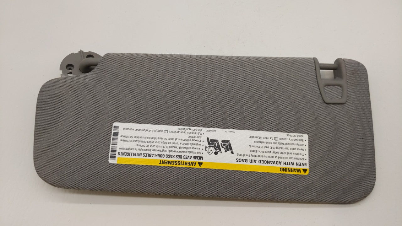 2017-2018 Chevrolet Trax Sun Visor Shade Replacement Passenger Right Mirror Fits Fits 2017 2018 OEM Used Auto Parts - Oemuse