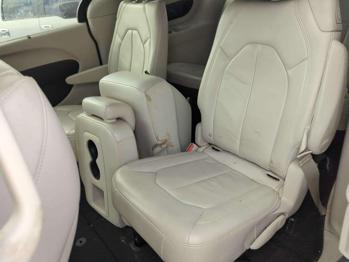 2017 Chrysler Pacifica Rear Seat Oem - Oemusedautoparts1.com