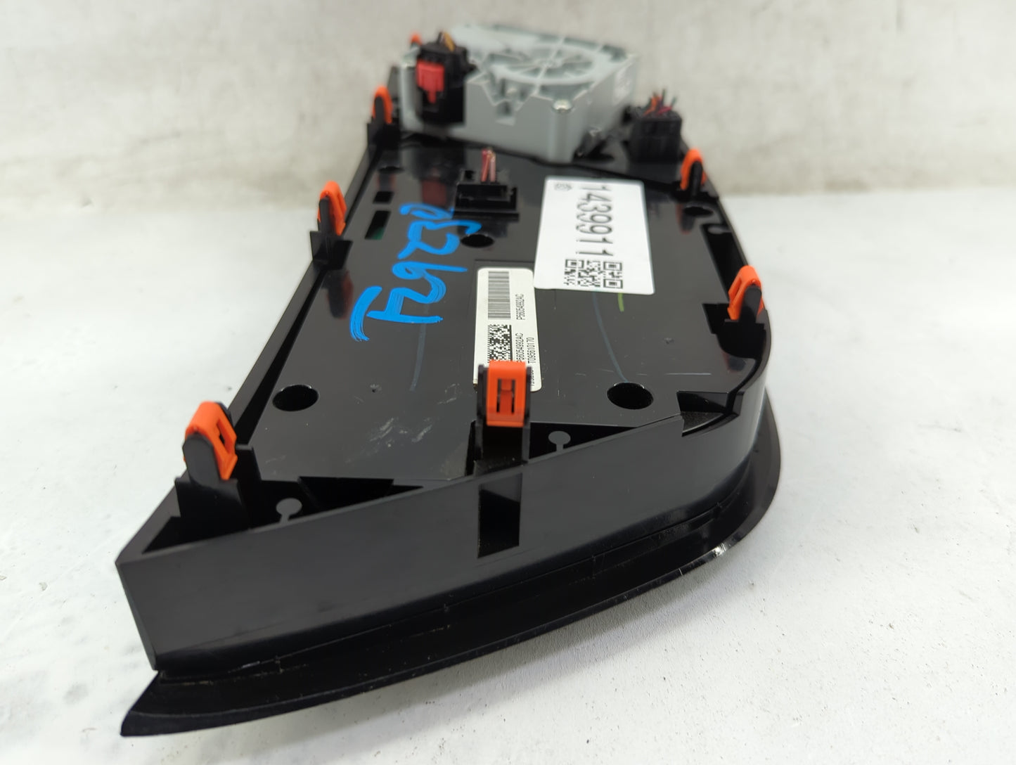 2017 Chrysler Pacifica Climate Control Module Temperature AC/Heater Replacement P/N:68240089AG Fits OEM Used Auto Parts - Oe