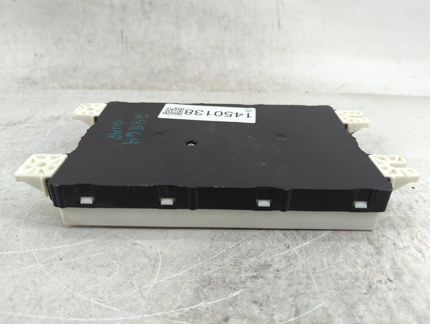 2017-2017 Chrysler Pacifica Body Control Module Bcm Inner Cabin Fuse Box - Oemusedautoparts1.com