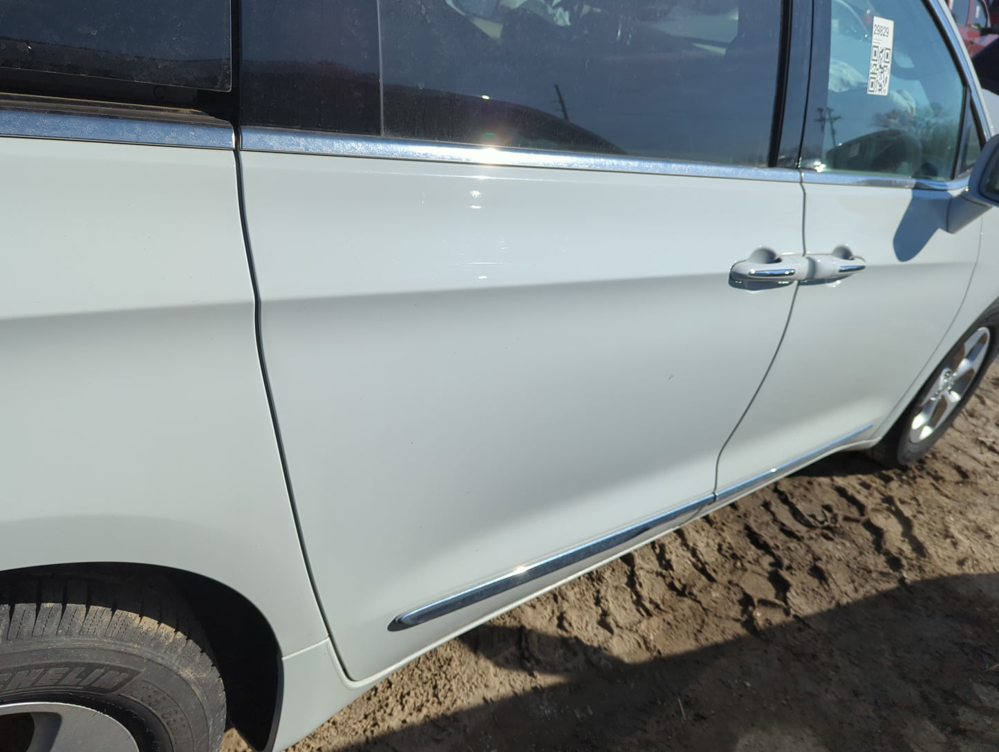 2017-2022 Chrysler Pacifica Passenger Rear Door Oem - Oemusedautoparts1.com