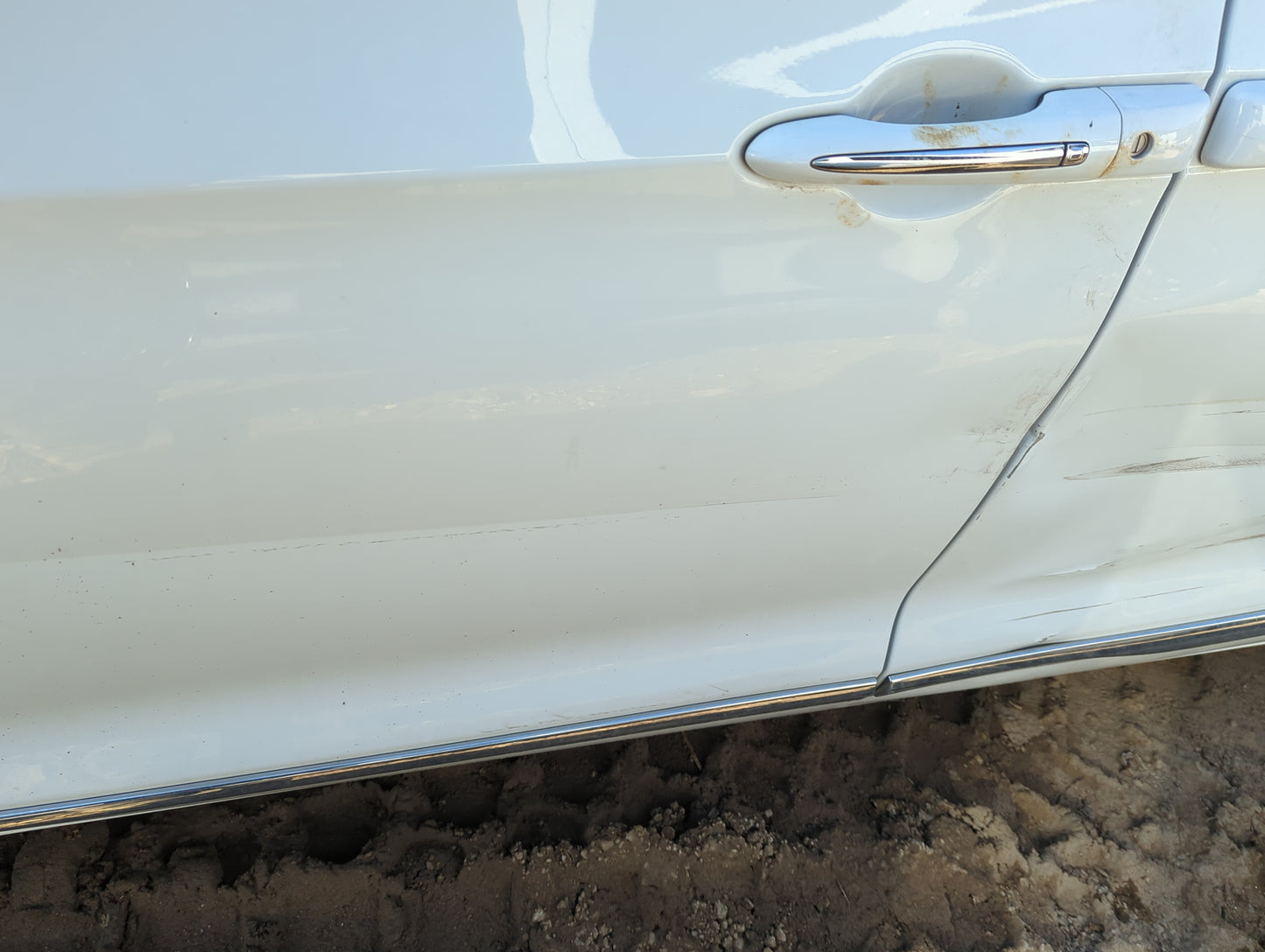 2017-2022 Chrysler Pacifica Driver Front Door Oem - Oemusedautoparts1.com