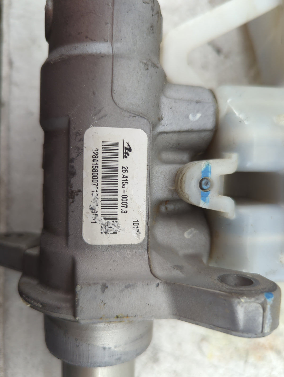 2017-2022 Chrysler Pacifica Brake Master Cylinder 5028667 - Oemusedautoparts1.com