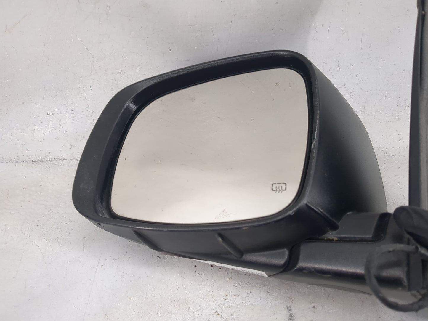 2017 Dodge Caravan Passenger Side View Mirror - Right Door Mirror OEM Used - Oemusedautoparts1.com
