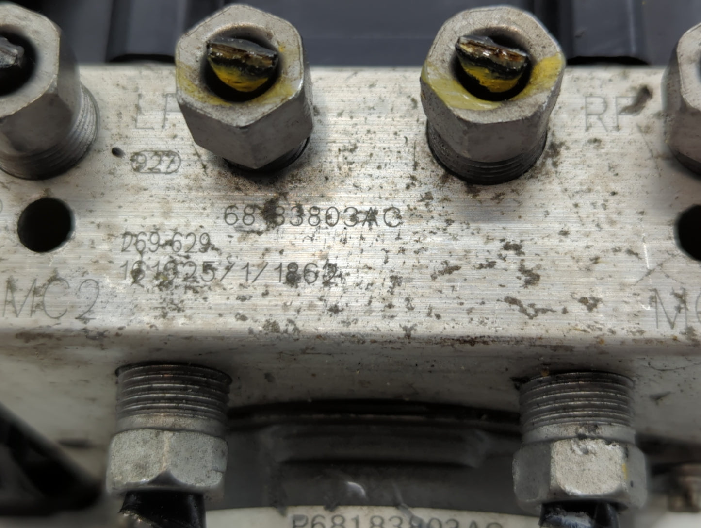 2017 Dodge Caravan ABS Pump Control Module Replacement P/N:6883803AC Fits Fits 2015 2016 2018 2019 2020 OEM Used Auto Parts