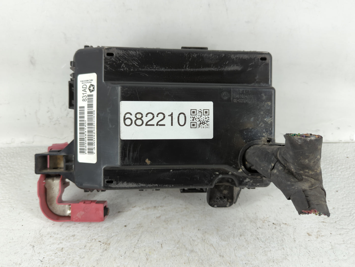 2017 Dodge Charger Fusebox Fuse Box Panel Relay Module P/N:P68304831AD Fits OEM Used Auto Parts - Oemusedautoparts1.com