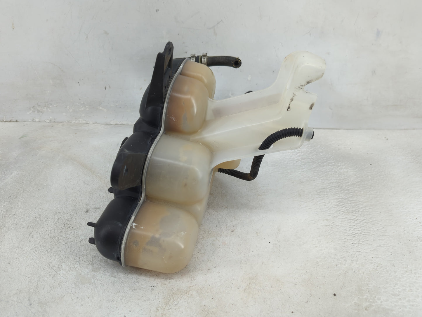 2016-2022 Dodge Durango Radiator Coolant Overflow Expansion Tank Bottle 1433205 - Oemusedautoparts1.com