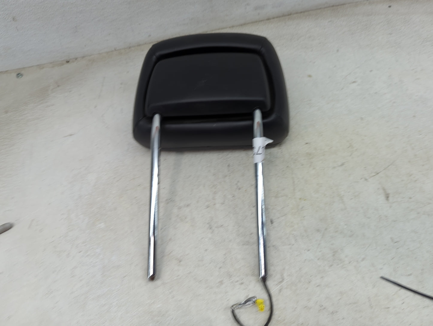2017 Dodge Durango Headrest Head Rest Front Driver Passenger Seat Fits OEM Used Auto Parts - Oemusedautoparts1.com