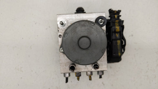 2015-2018 Dodge Grand Caravan ABS Pump Control Module Replacement P/N:P68183803AC 68183803AC Fits Fits 2015 2016 2017 2018 OEM Used Auto Parts