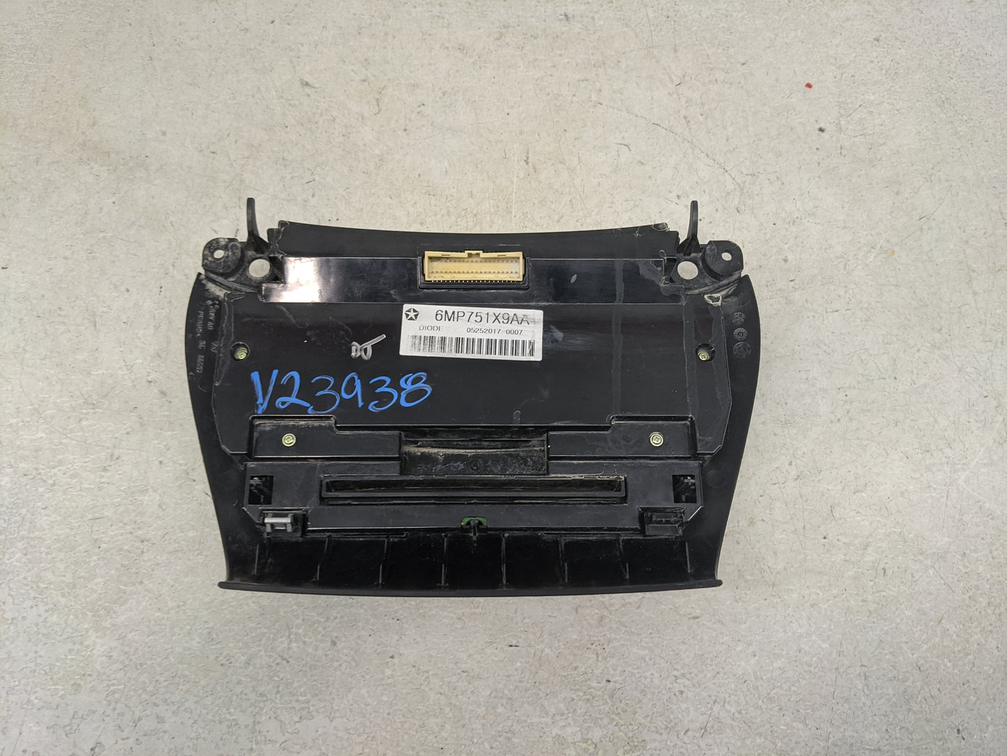 2011-2017 Dodge Journey Climate Control Module Temperature AC/Heater Replacement P/N:6MP751X9AA Fits OEM Used Auto Parts - O