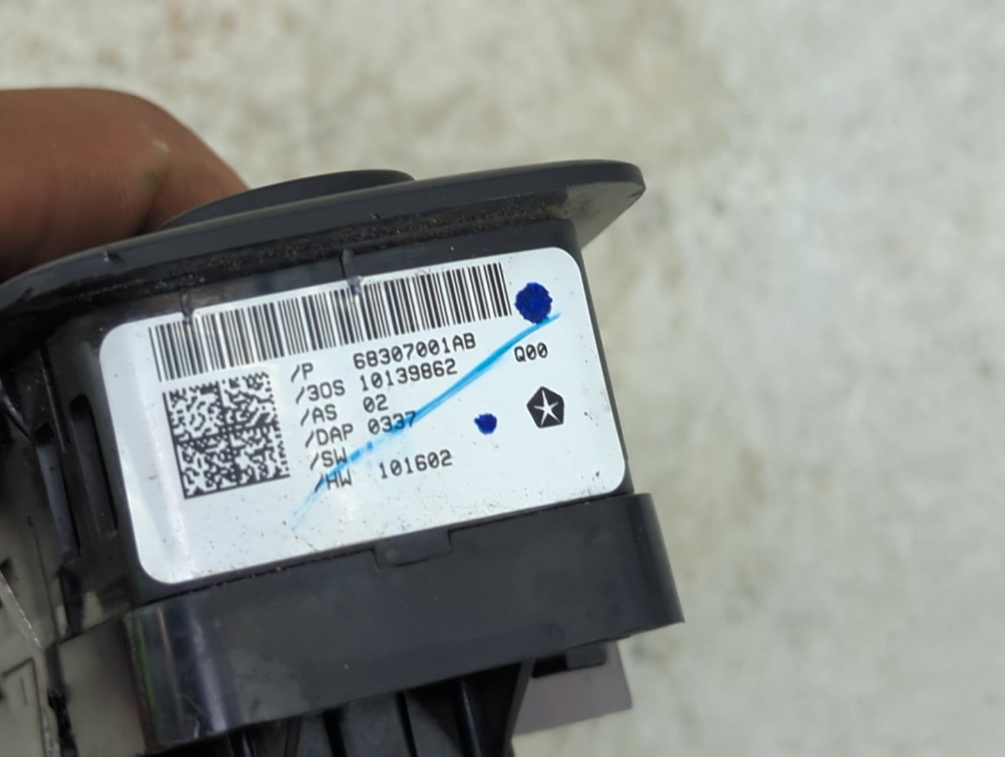 2018-2020 Dodge Journey Master Power Window Switch Replacement Driver Side Left P/N:68307001AB 10139862 Fits Fits 2018 2019