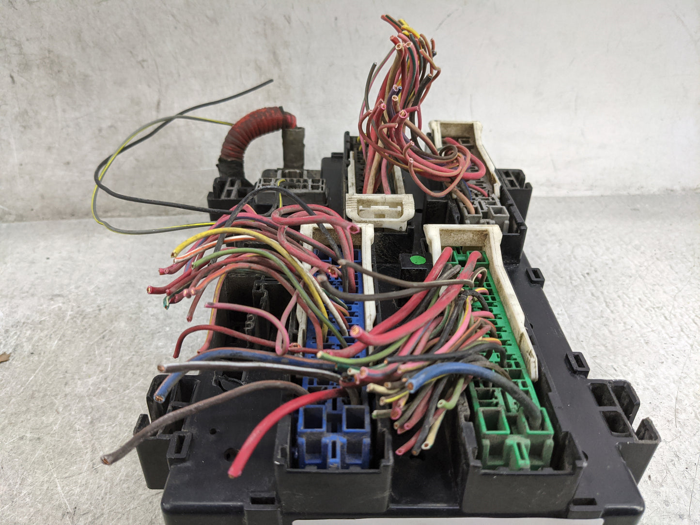 2017 Dodge Ram Fusebox Fuse Box Relay Module Tipm P68322377ad - Oemusedautoparts1.com