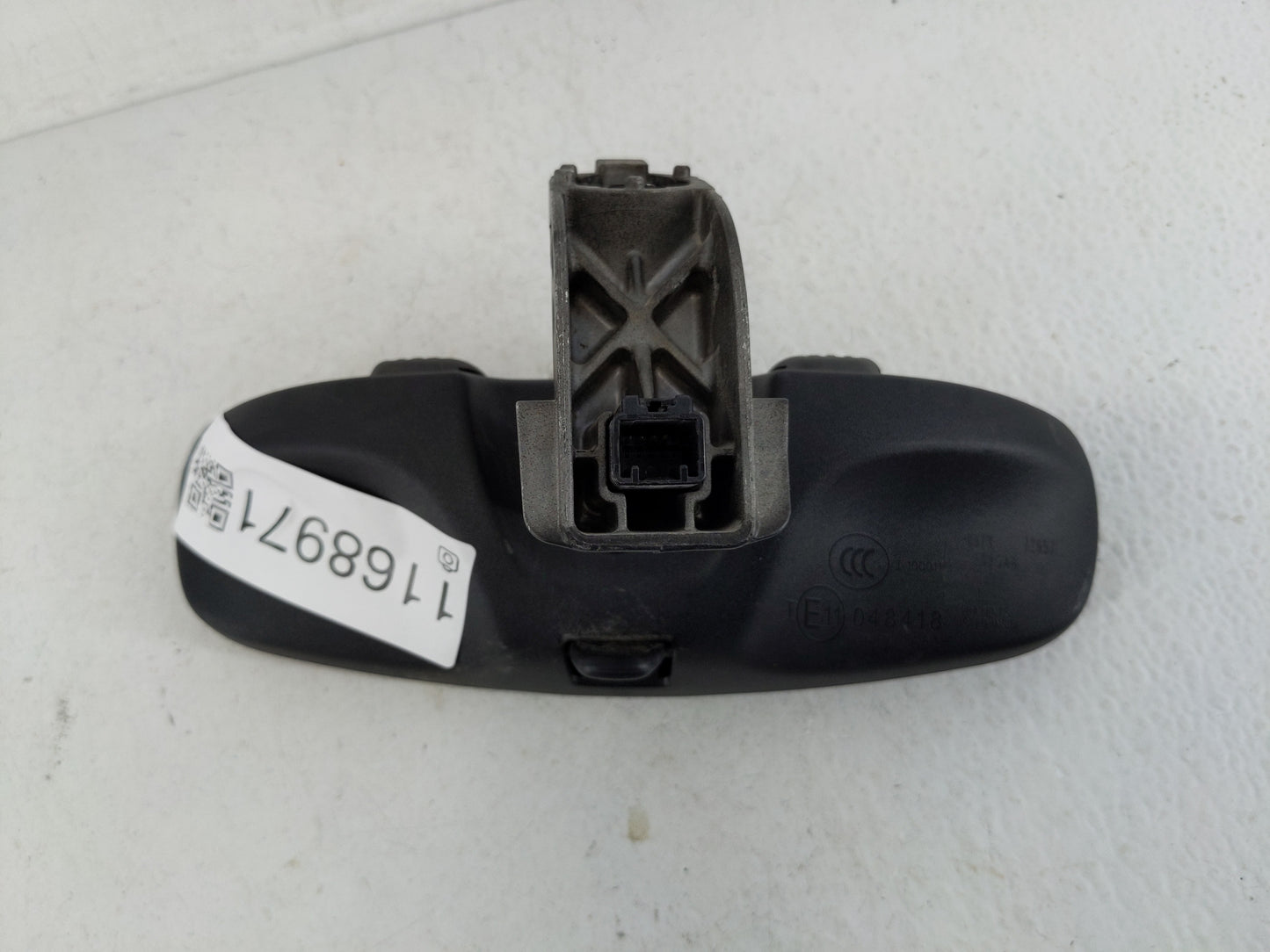 2017 Fiat 500 Interior Rear View Mirror Replacement OEM P/N:E11048418 Fits OEM Used Auto Parts - Oemusedautoparts1.com