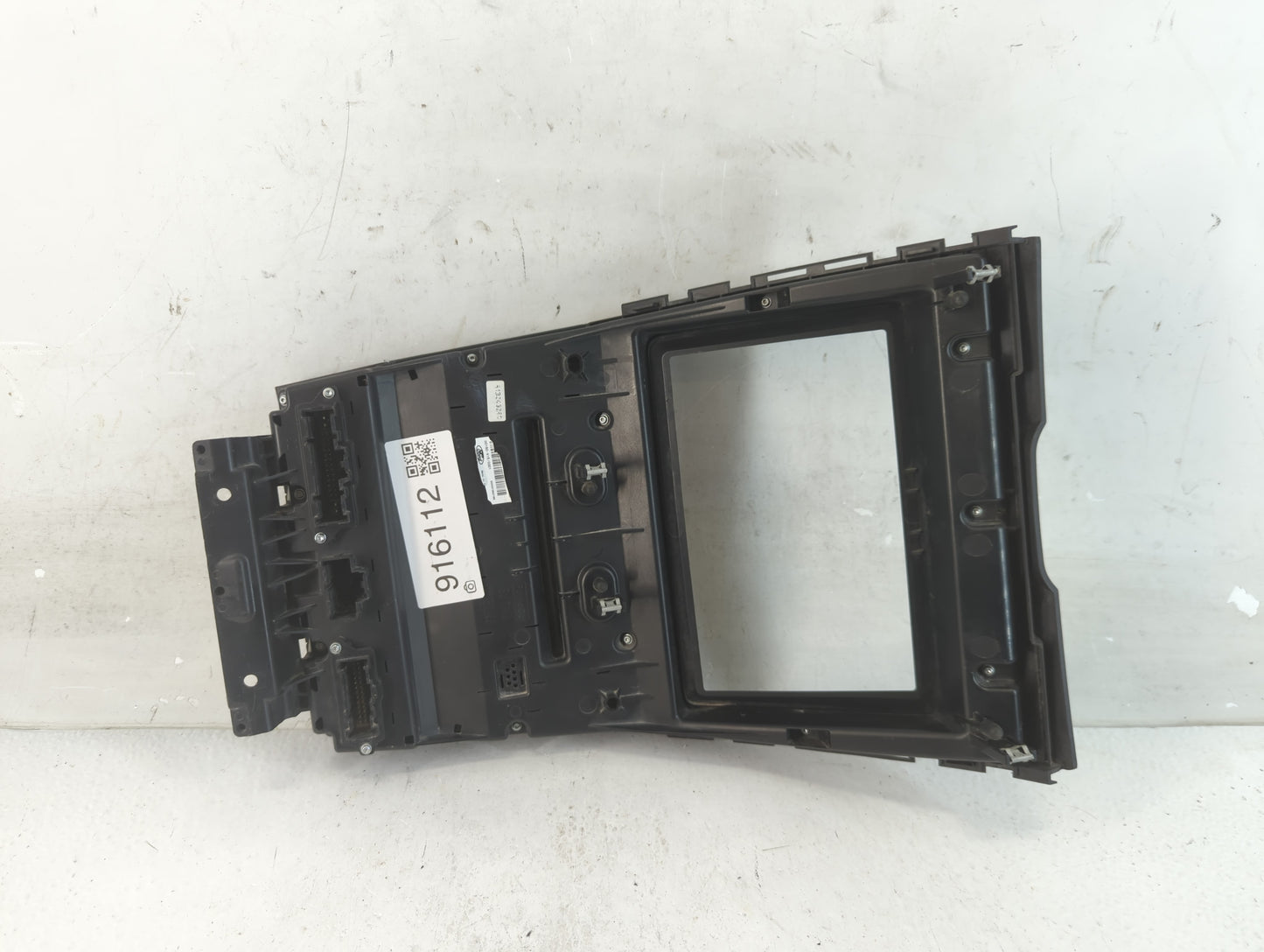 2015-2018 Ford Edge Radio AM FM Cd Player Receiver Replacement Fits Fits 2015 2016 2017 2018 OEM Used Auto Parts - Oemusedau