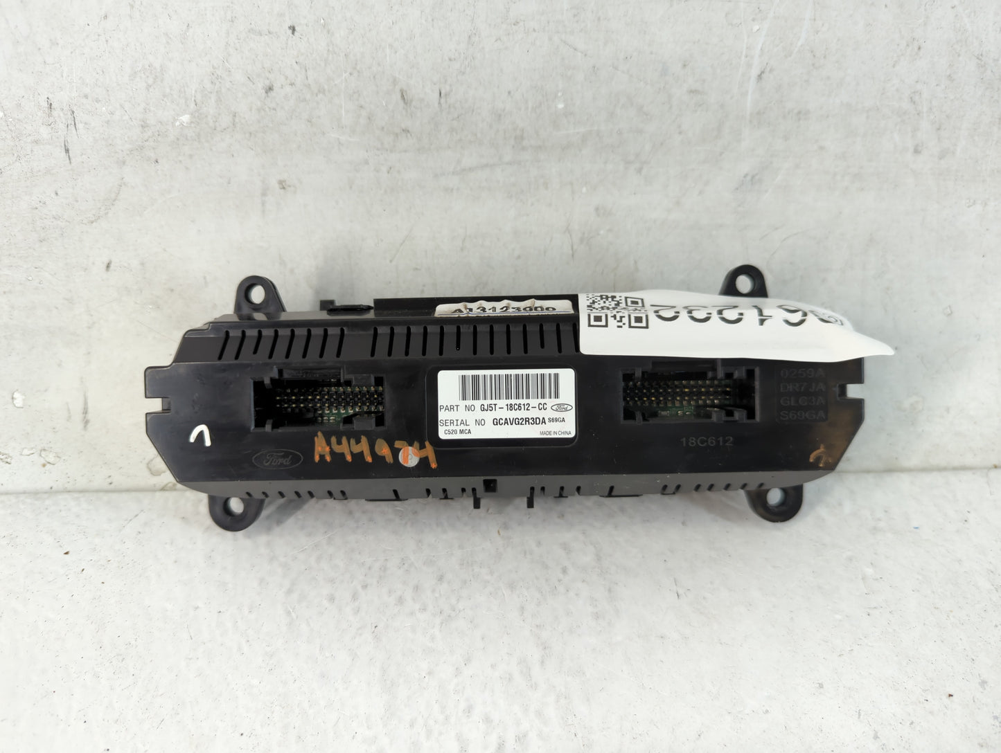 2017 Ford Escape Climate Control Module Temperature AC/Heater Replacement P/N:GJ5T-18C612-CC Fits OEM Used Auto Parts - Oemu