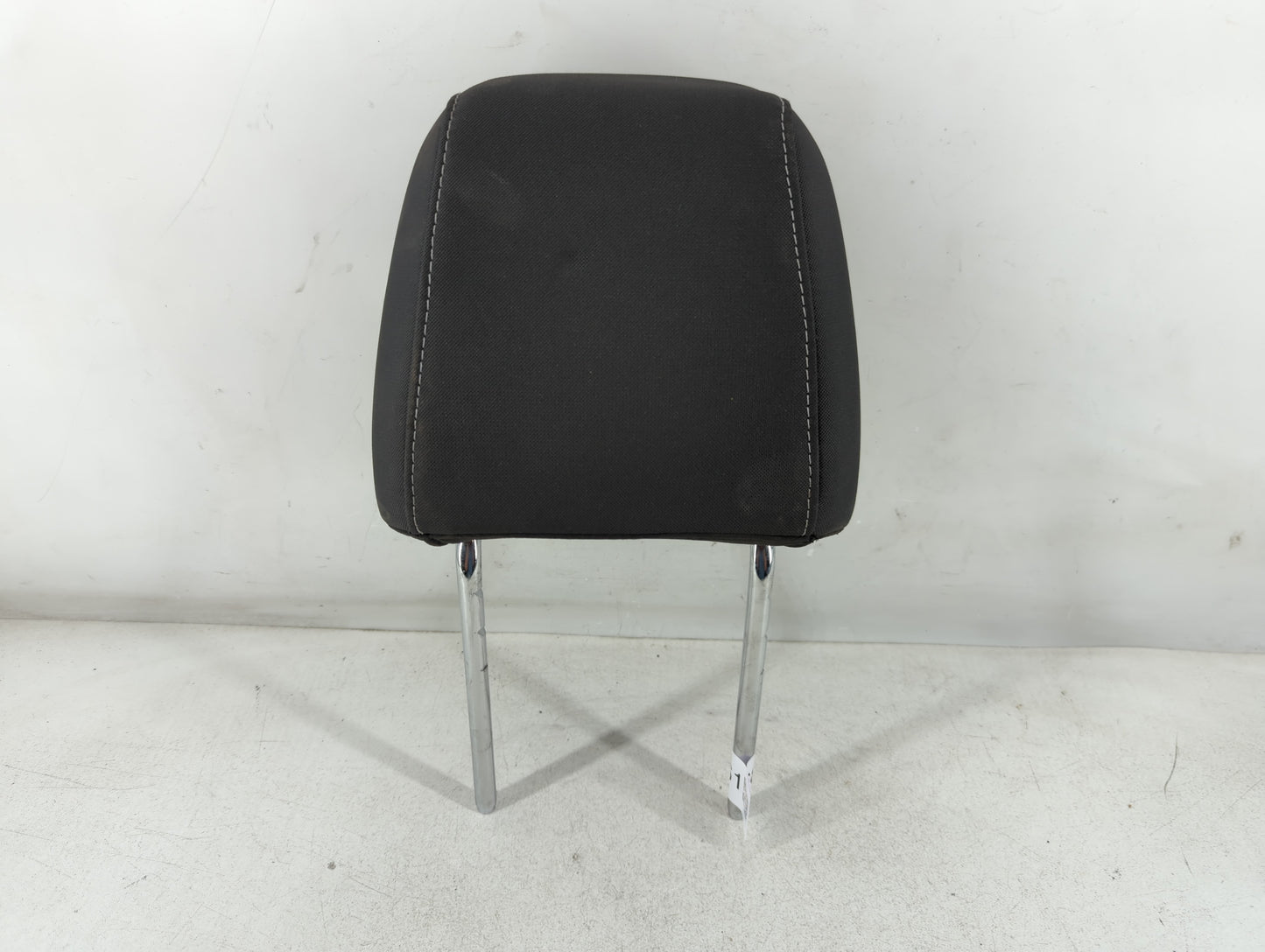 2017-2019 Ford Escape Headrest Head Rest Front Driver Passenger Seat Fits Fits 2017 2018 2019 OEM Used Auto Parts - Oemuseda