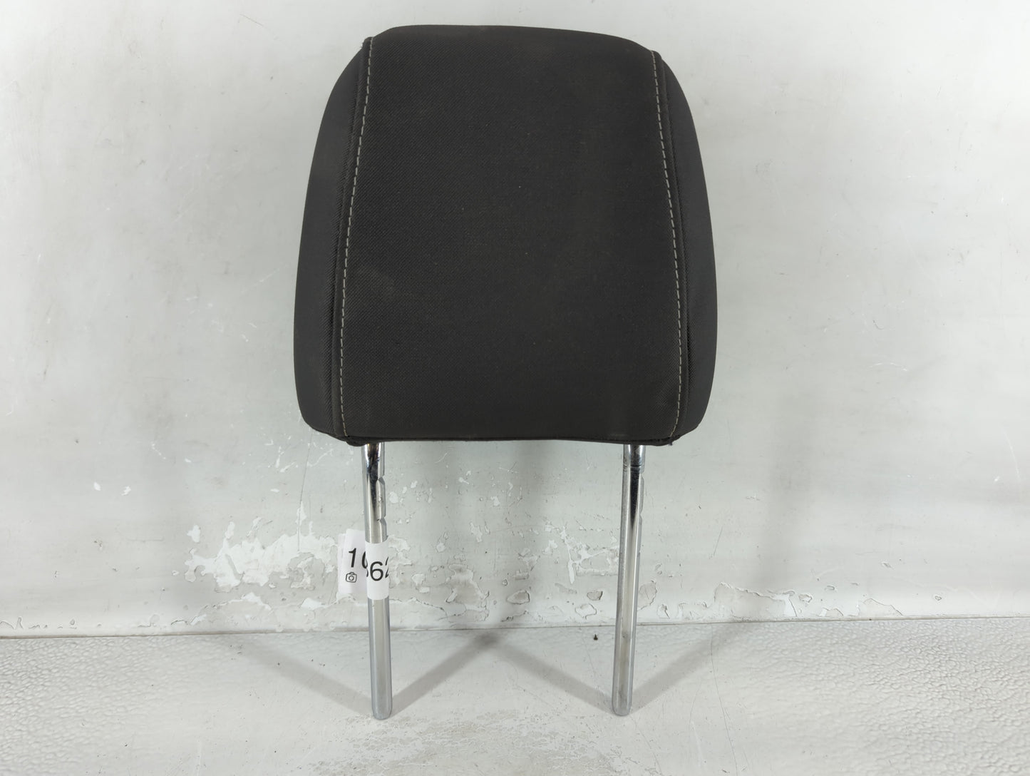 2017-2019 Ford Escape Headrest Head Rest Front Driver Passenger Seat Fits Fits 2017 2018 2019 OEM Used Auto Parts - Oemuseda