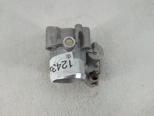 2017-2019 Ford Escape Throttle Body P/N:DS7G-9F991-BB Fits Fits 2014 2015 2016 2017 2018 2019 2020 OEM Used Auto Parts