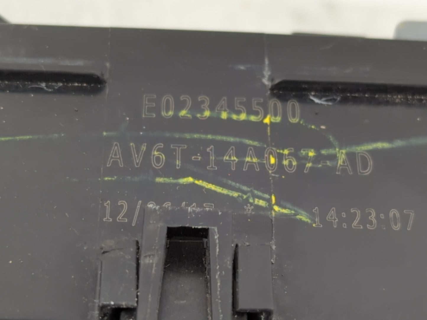 2017 Ford Escape Fusebox Fuse Box Panel Relay Module P/N:AV6T-14A067-AD Fits OEM Used Auto Parts - Oemusedautoparts1.com