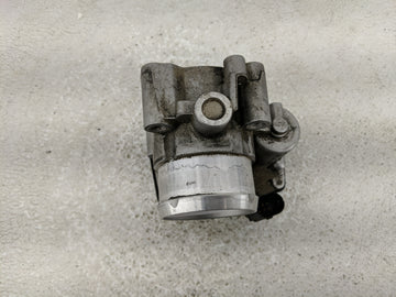 2017-2019 Ford Escape Throttle Body P/N:DS7G-9F991-BB Fits Fits 2014 2015 2016 2017 2018 2019 2020 OEM Used Auto Parts