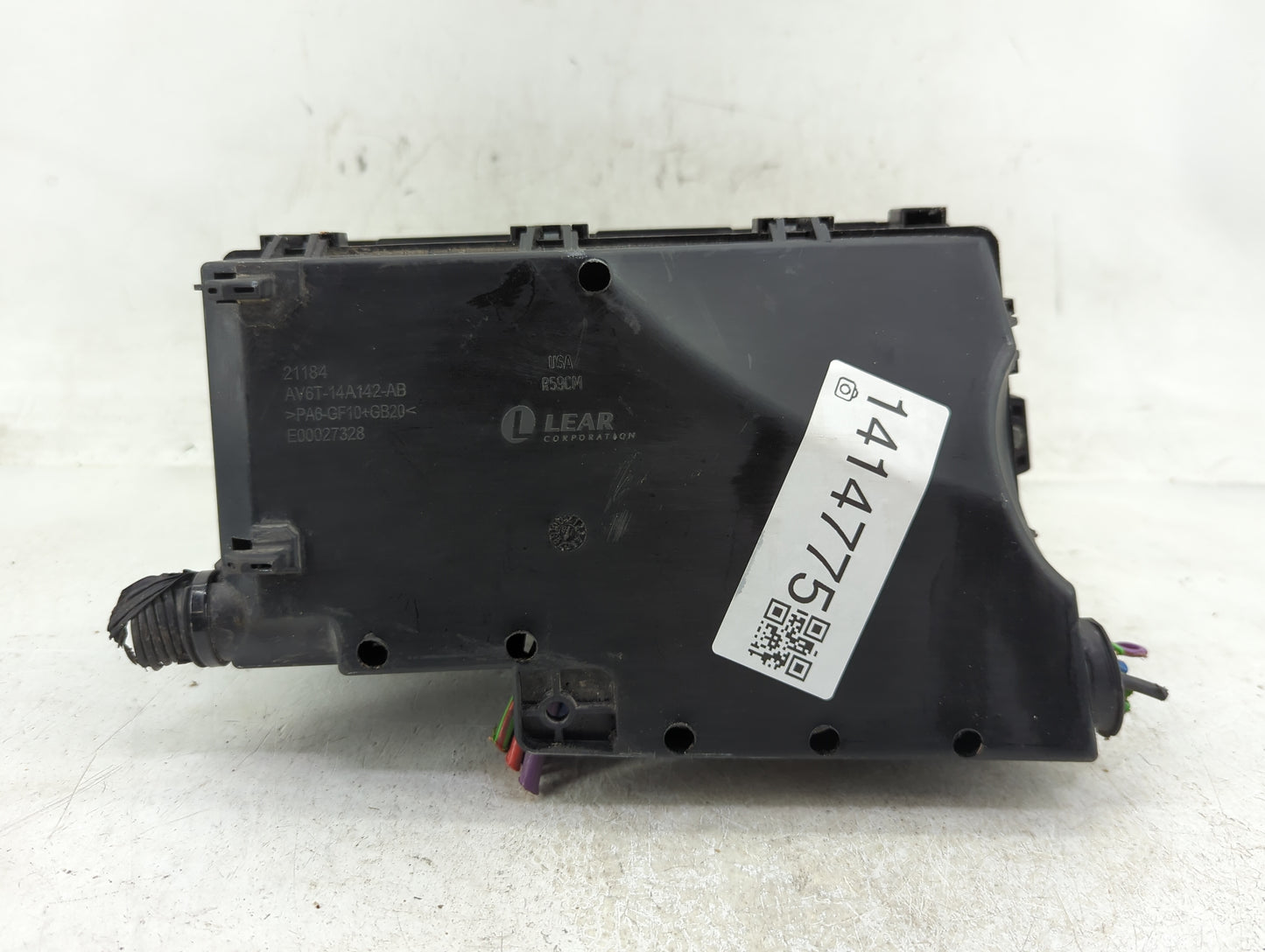 2017 Ford Escape Fusebox Fuse Box Panel Relay Module P/N:19648 000 001 GJ7T-14A076-BA, 21090 000 001 Fits OEM Used Auto Part