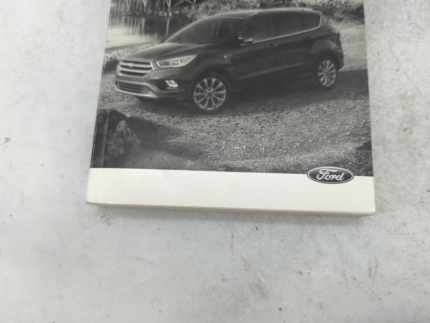 2017 Ford Escape Owners Manual Book Guide P/N:HJ5J19A321AC OEM Used Auto Parts - Oemusedautoparts1.com