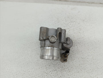 2017-2019 Ford Escape Throttle Body P/N:DS7G-9F991-BB DS7G-9E991-BB, DS7G-9F991-CA Fits Fits 2014 2015 2016 2017 2018 2019 OEM Used Auto Parts