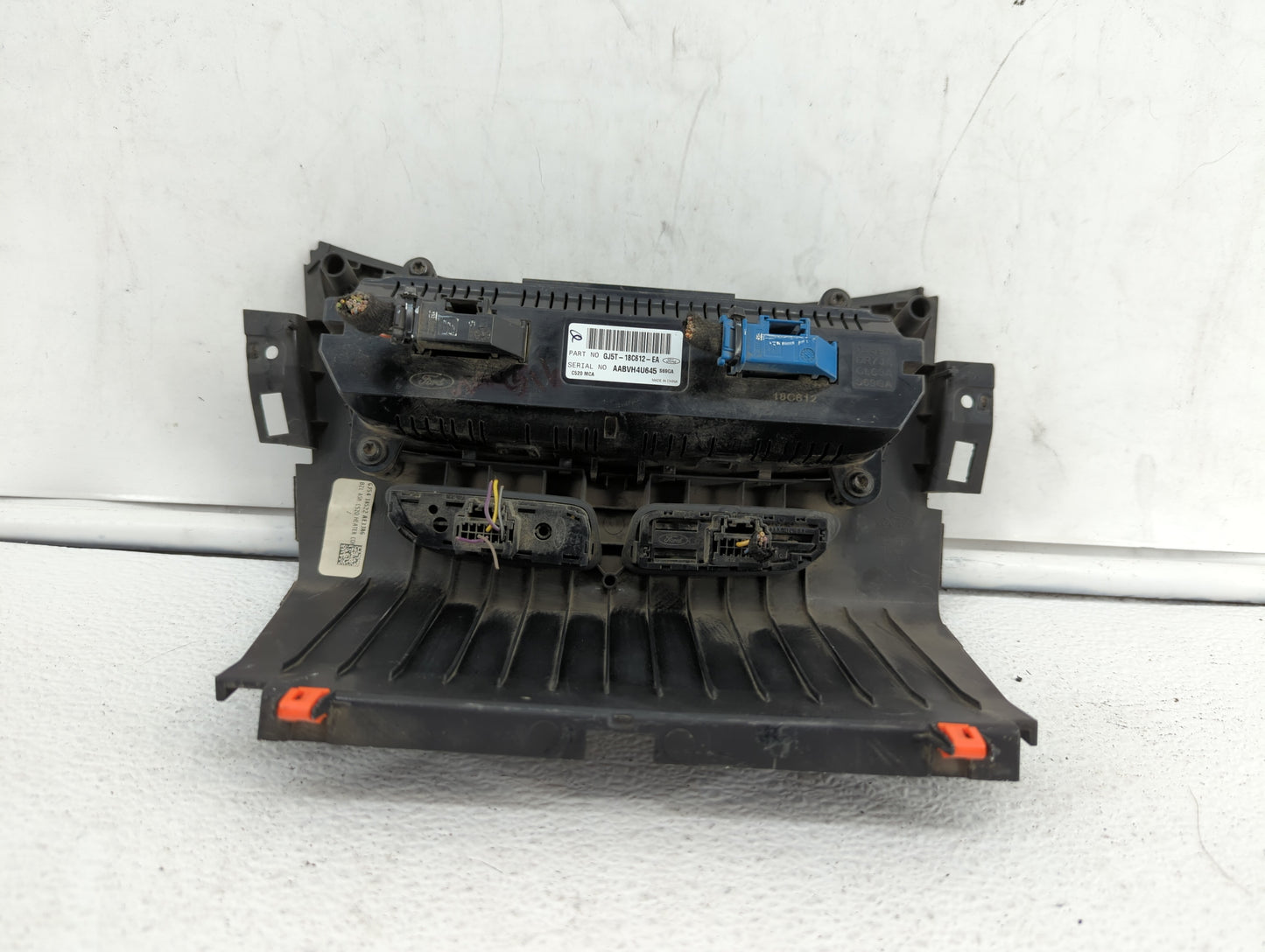 2017 Ford Escape Climate Control Module Temperature AC/Heater Replacement P/N:GJ5T-18C612-EA Fits OEM Used Auto Parts - Oemu