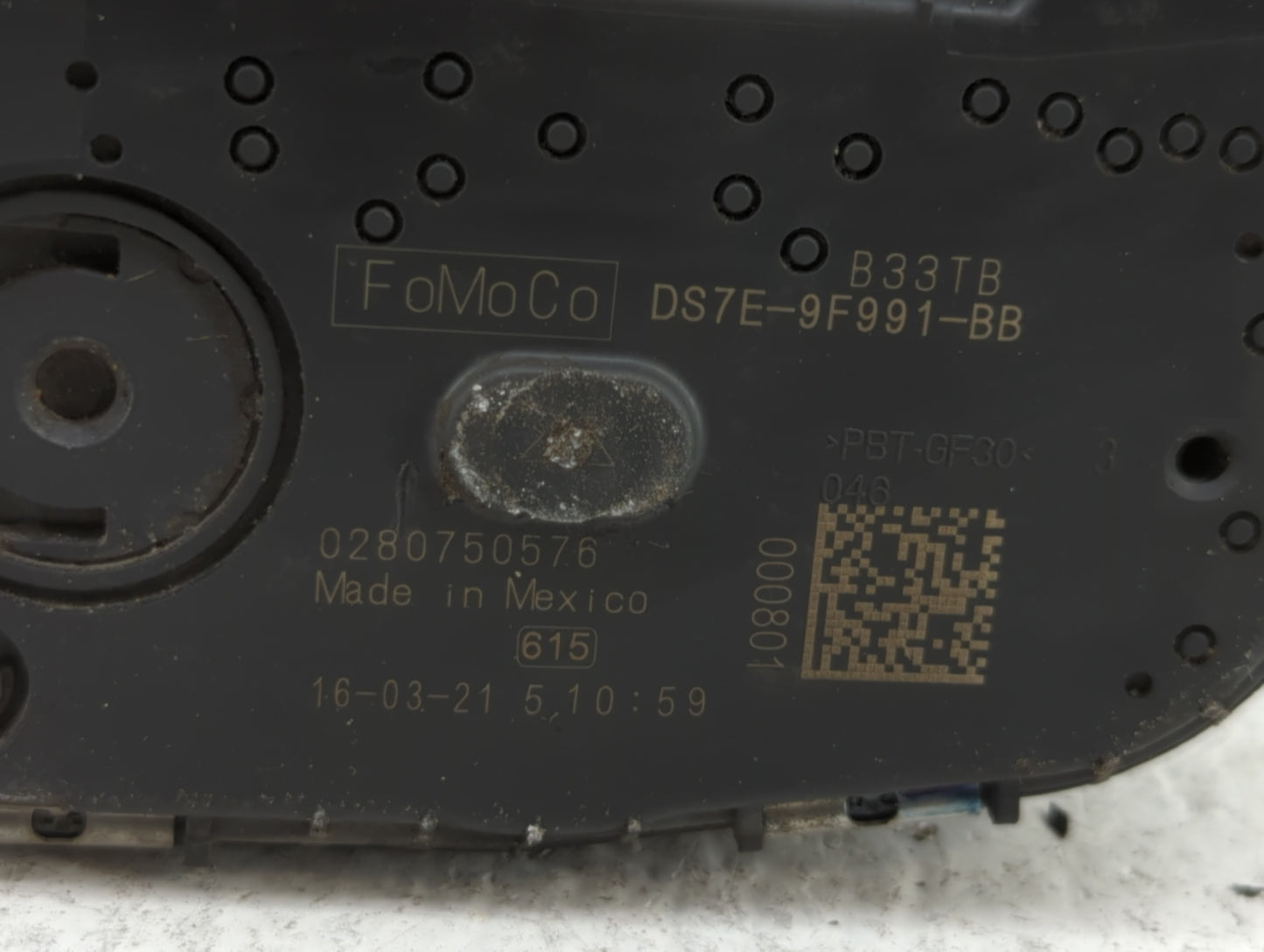 2017-2019 Ford Escape Throttle Body P/N:0 280 750 566 DS7E-9F991-BB Fits Fits 2014 2015 2016 2017 2018 2019 OEM Used Auto Pa