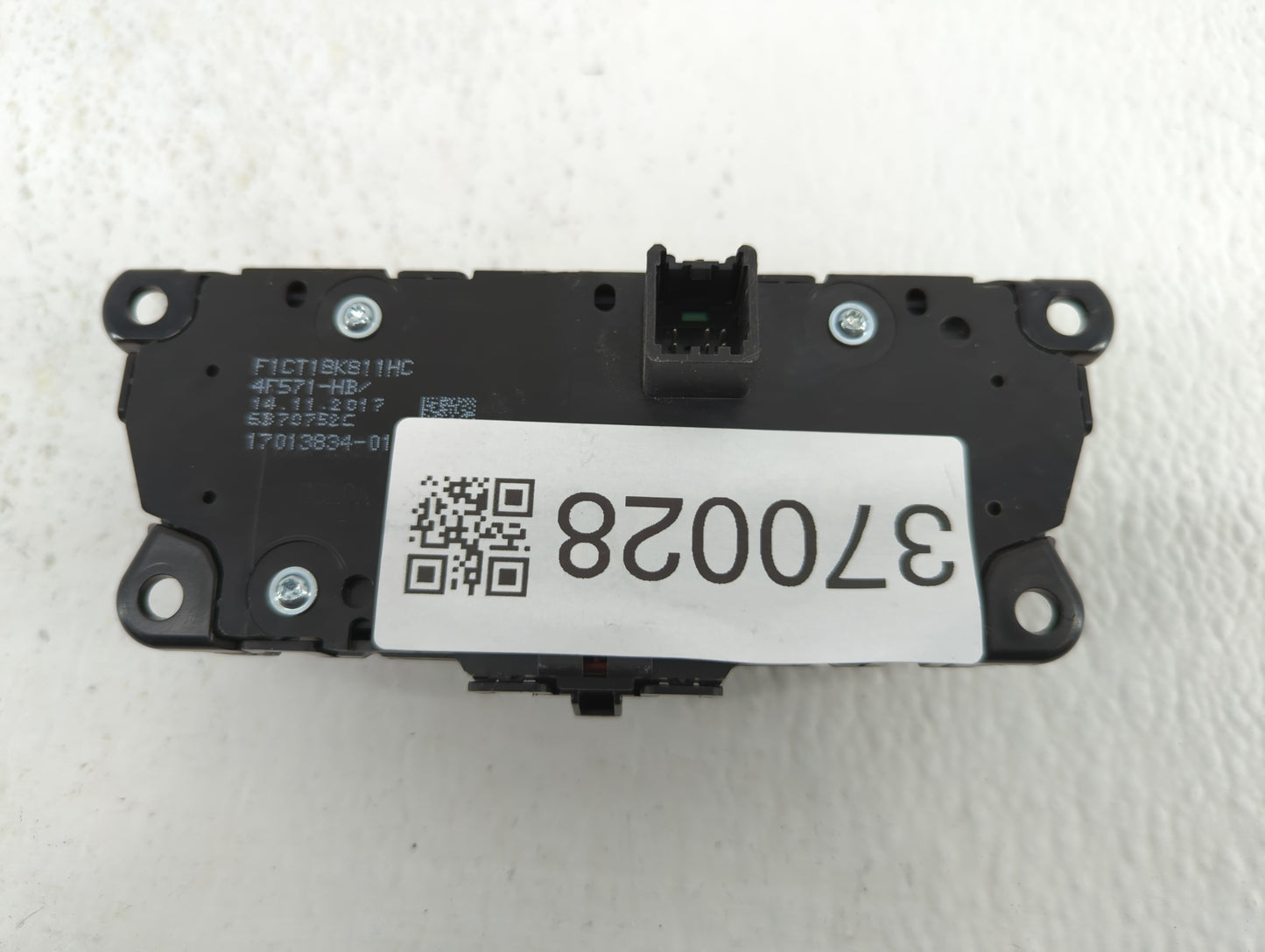 2017-2019 Ford Escape Radio AM FM Cd Player Receiver Replacement P/N:F1CT18K811HC JJ5T-18K811-HA Fits Fits 2017 2018 2019 OE