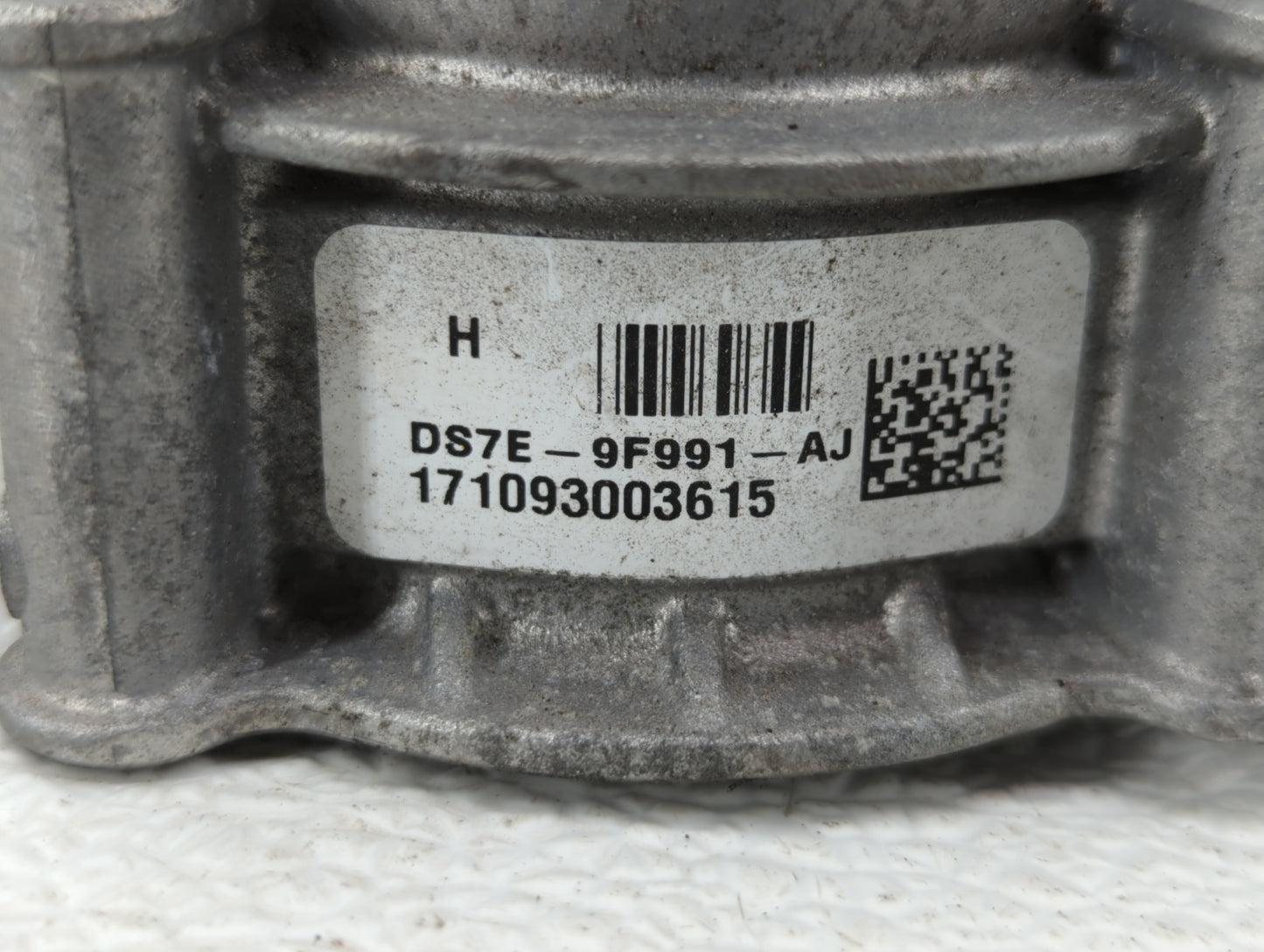 2013-2019 Ford Escape Throttle Body P/N:DS7E-9F991-AK DS7E-9F991-AD Fits Fits 2013 2014 2015 2016 2017 2018 2019 2020 OEM Us