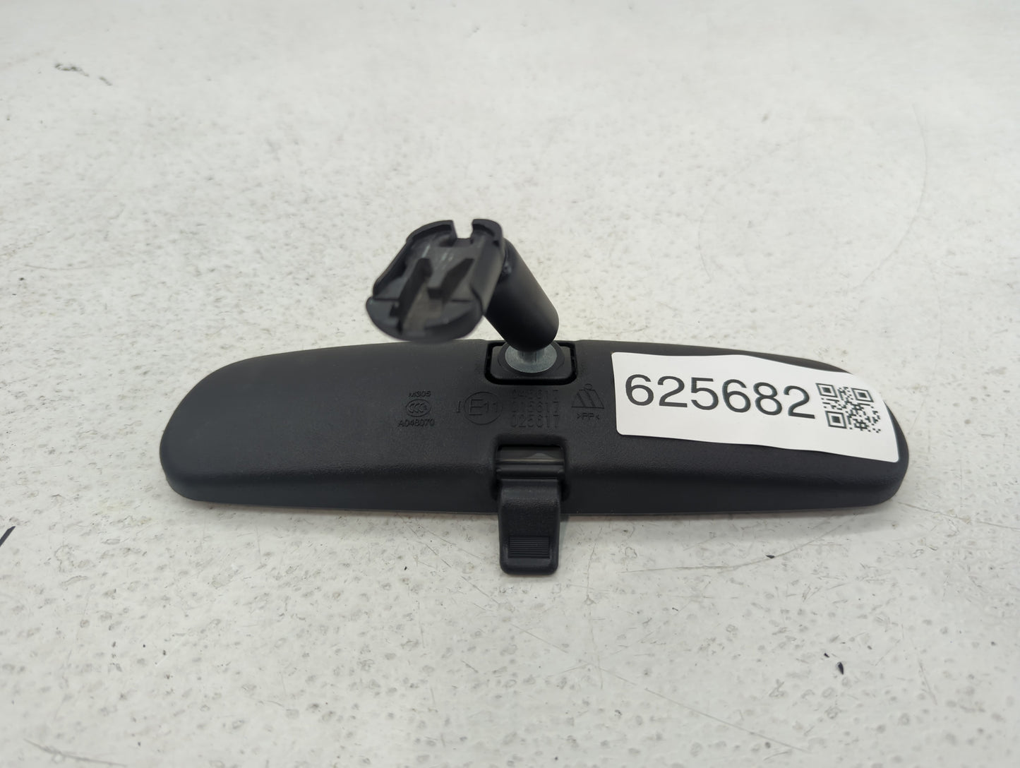 2017-2019 Ford Escape Interior Rear View Mirror Replacement OEM P/N:E11015617 Fits Fits 2015 2016 2017 2018 2019 OEM Used Au
