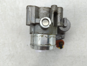 2017-2019 Ford Escape Throttle Body P/N:DS7G-9F991-BB B17 060 4521 Fits Fits 2014 2015 2016 2017 2018 2019 2020 OEM Used Auto Parts
