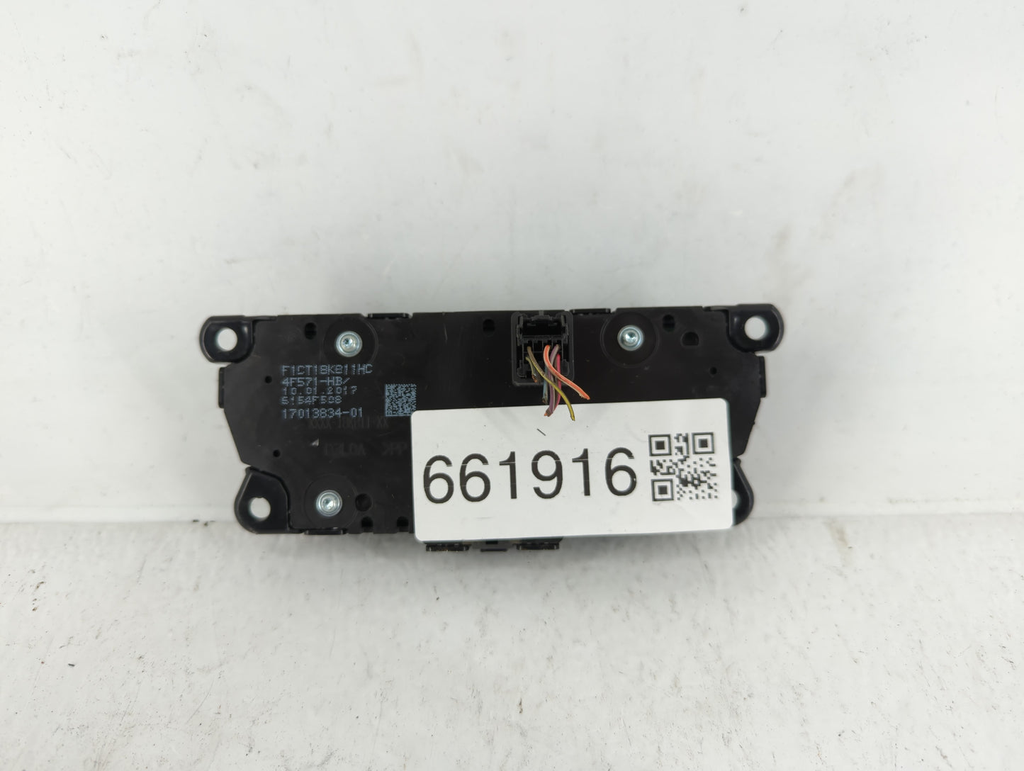2017 Ford Escape Climate Control Module Temperature AC/Heater Replacement P/N:F1CT18K811HC 17013834-01 Fits OEM Used Auto Pa