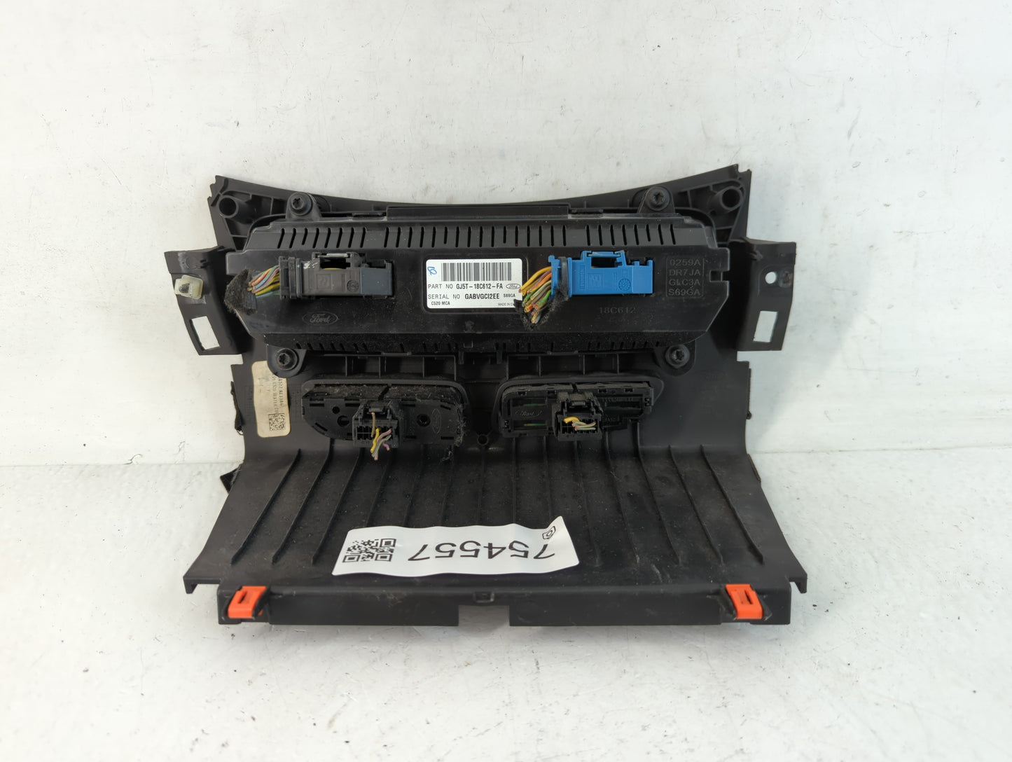 2017 Ford Escape Climate Control Module Temperature AC/Heater Replacement P/N:GJ5T-18C612-FA Fits OEM Used Auto Parts - Oemu