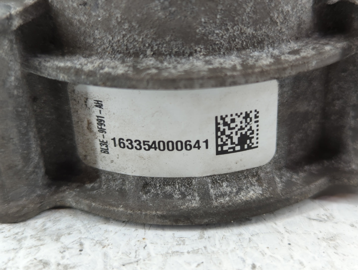 2015-2017 Ford Expedition Throttle Body P/N:163354000641 BL3E-9F991-AH Fits Fits 2011 2012 2013 2014 2015 2016 2017 2018 201