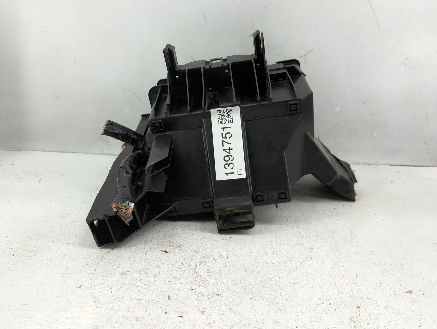 2017 Ford Explorer Fusebox Fuse Box Panel Relay Module P/N:FU5T-14A003-GB Fits OEM Used Auto Parts - Oemusedautoparts1.com