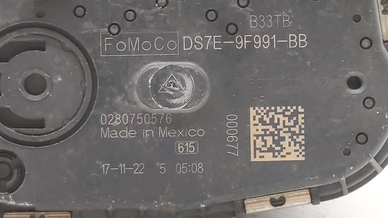 2016-2019 Ford Explorer Throttle Body P/N:DS7E-9F991-BB Fits Fits 2014 2015 2016 2017 2018 2019 OEM Used Auto Parts - Oemuse