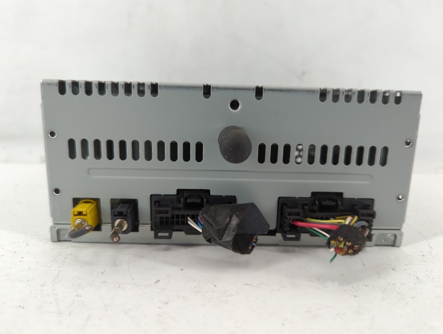 2017 Ford Explorer Radio AM FM Cd Player Receiver Replacement P/N:HB5T-19C107-BB HB5T-19C107-BA Fits OEM Used Auto Parts - O