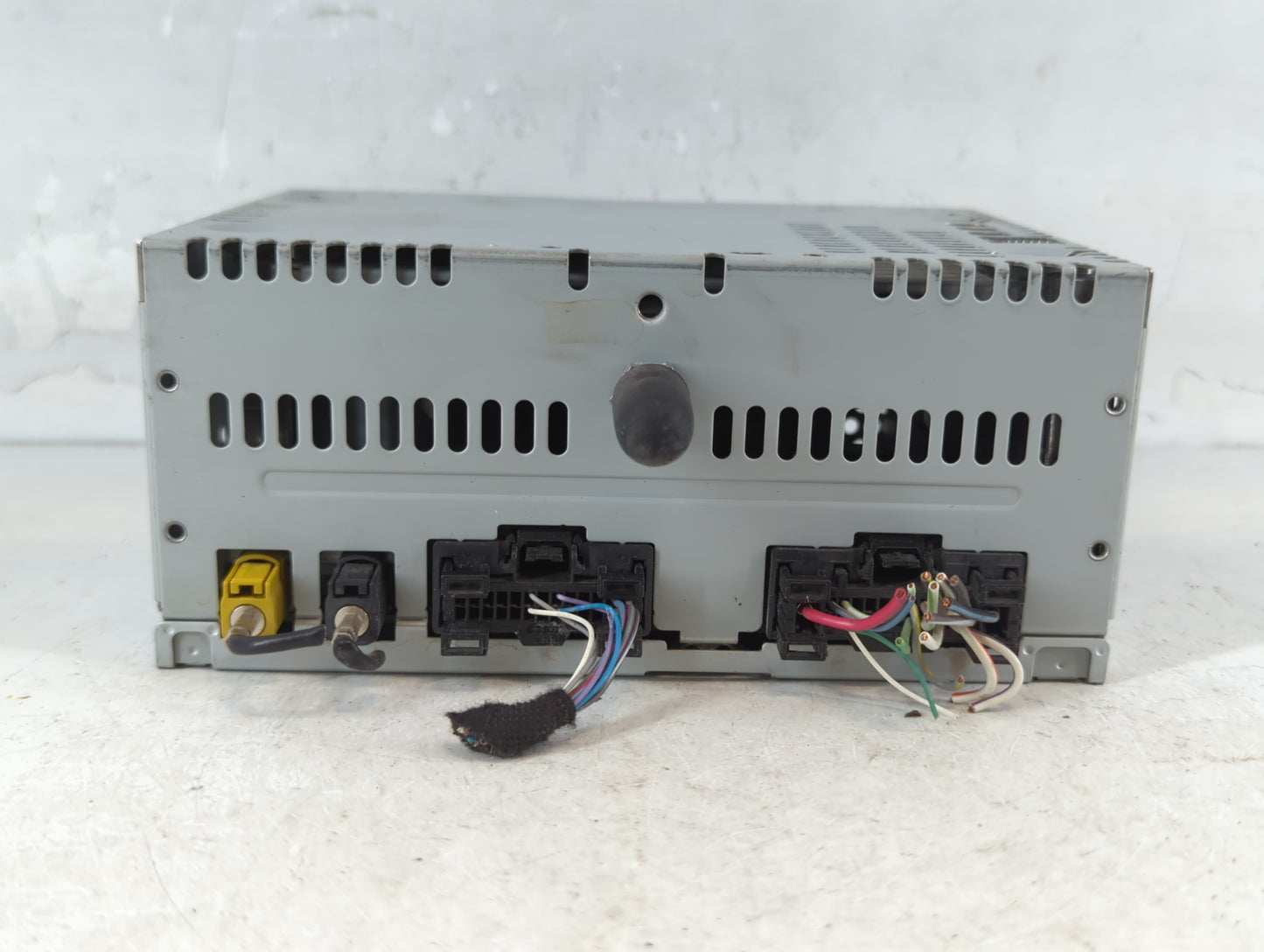 2016-2017 Ford Explorer Radio AM FM Cd Player Receiver Replacement P/N:GB5T-19C107-BG Fits Fits 2016 2017 OEM Used Auto Part