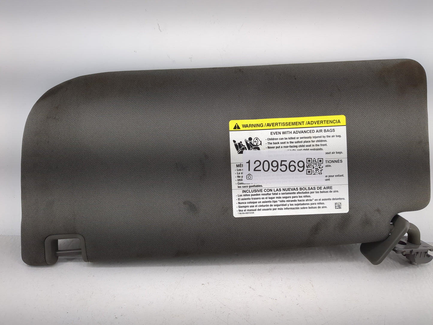 2015-2017 Ford F-150 Sun Visor Shade Replacement Passenger Right Mirror Fits Fits 2015 2016 2017 OEM Used Auto Parts - Oemus