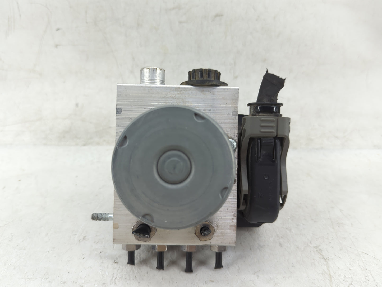 2017-2018 Ford F-150 ABS Pump Control Module Replacement P/N:0265956579 Fits Fits 2017 2018 OEM Used Auto Parts - Oemusedaut