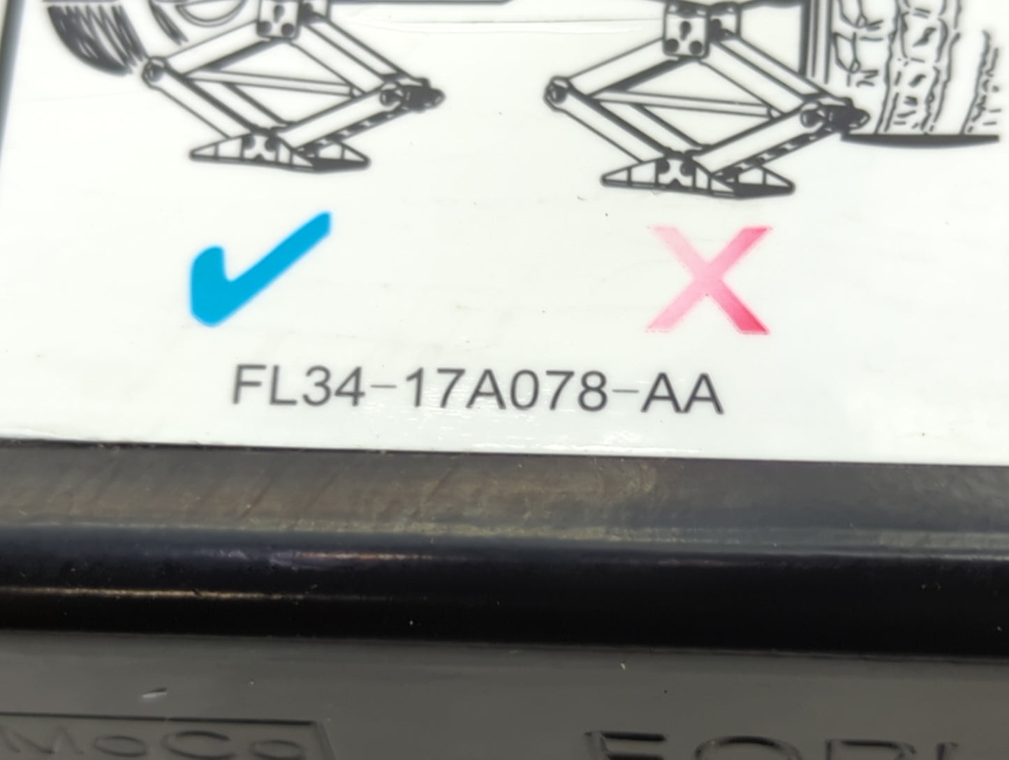 2017 Ford F-150 Spare Scissor Car Jack - Oemusedautoparts1.com